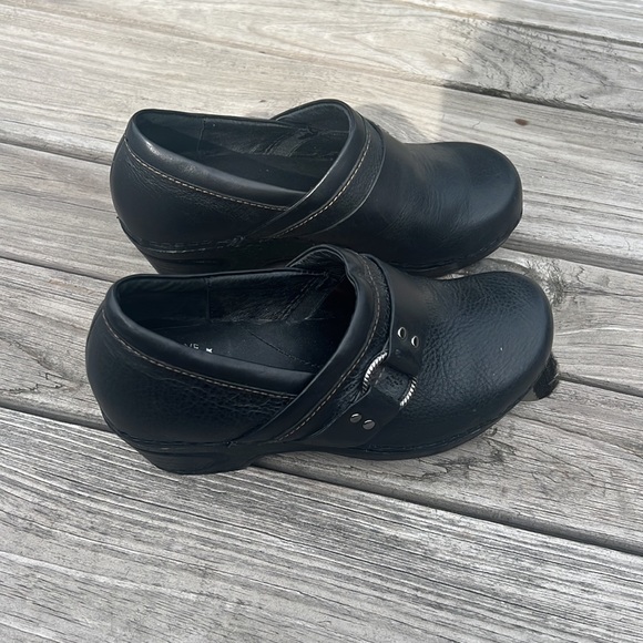 Soffit - Picture 3 of 7